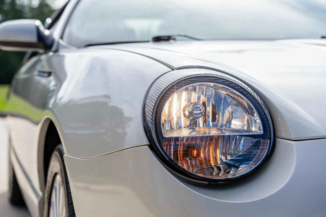 2005 Ford Thunderbird 11th Gen - Image 28 of 31