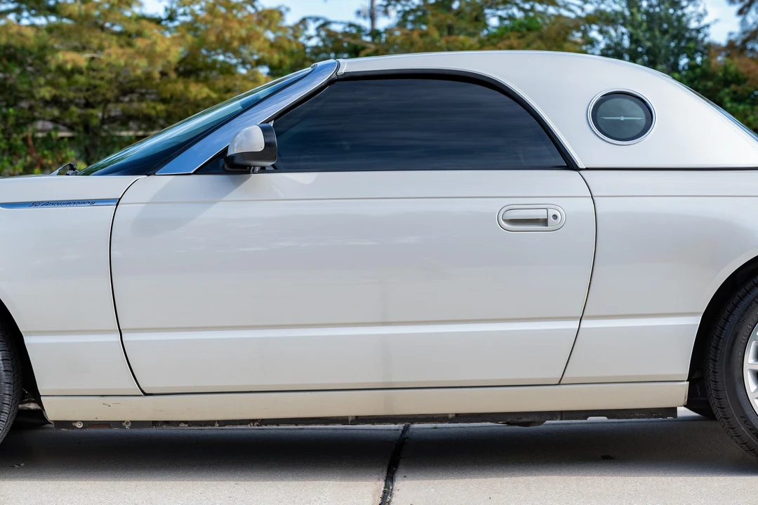 2005 Ford Thunderbird 11th Gen - Image 21 of 31