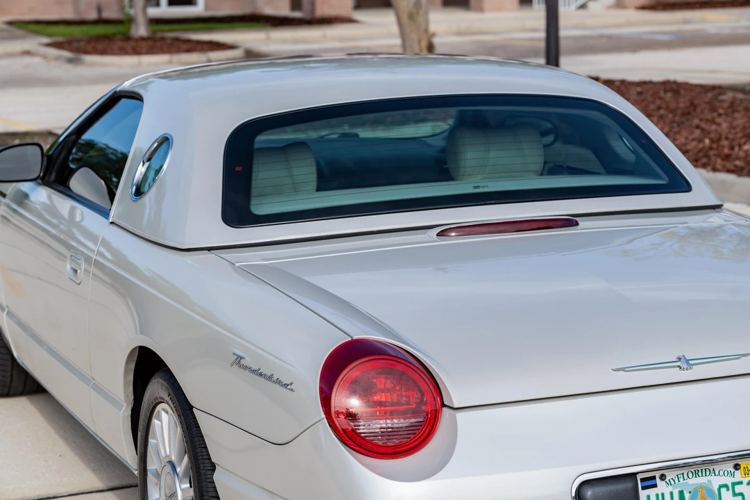2005 Ford Thunderbird 11th Gen - Image 22 of 31