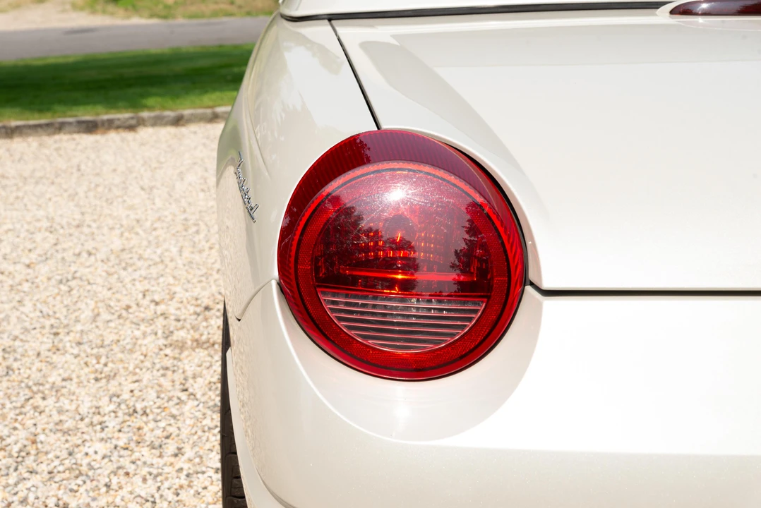 2005 Ford Thunderbird 11th Gen - Image 24 of 31