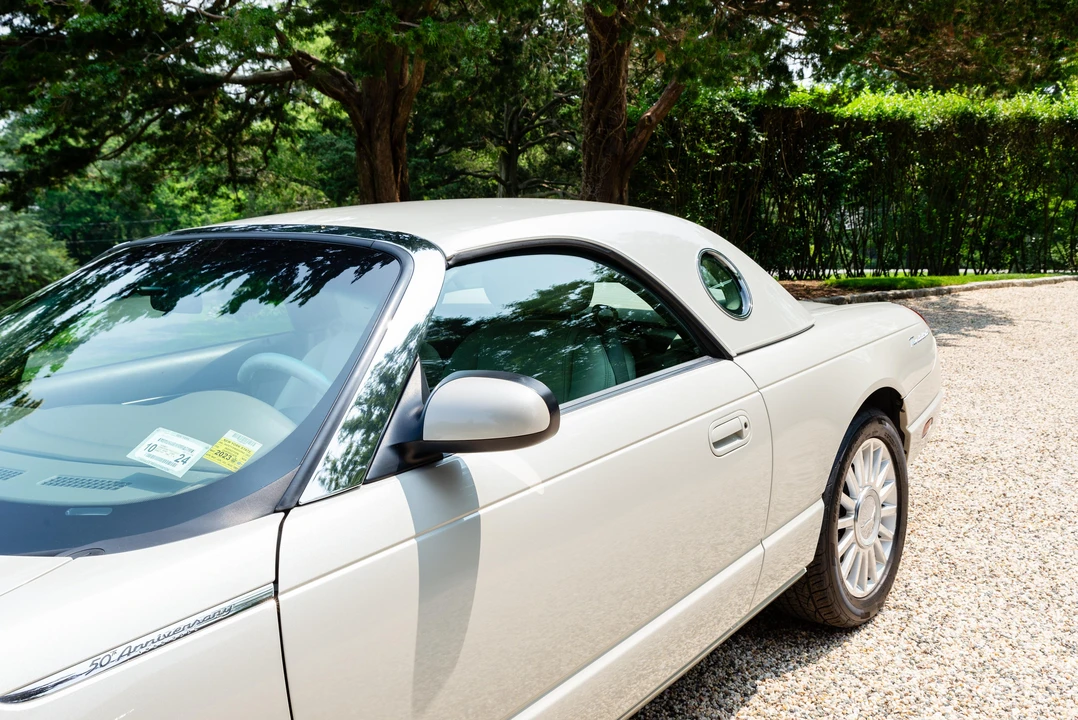 2005 Ford Thunderbird 11th Gen - Image 21 of 31