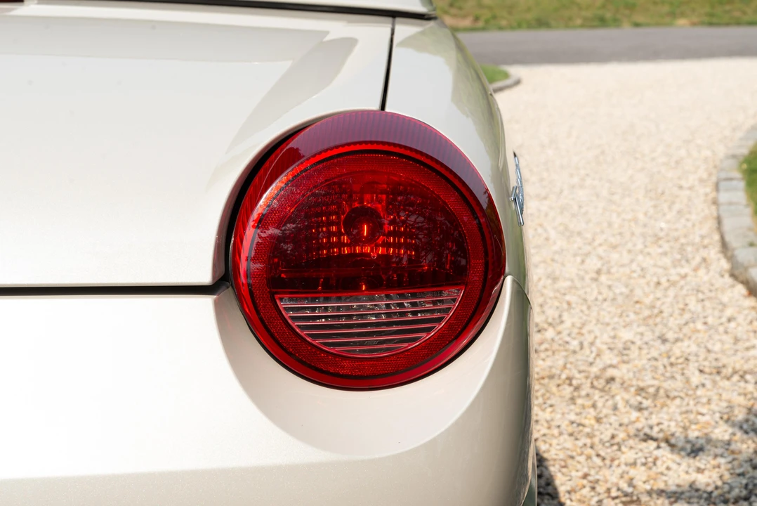 2005 Ford Thunderbird 11th Gen - Image 28 of 31