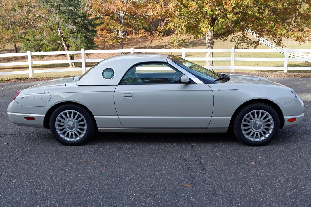 2005 Ford Thunderbird 11th Gen - Image 3 of 31