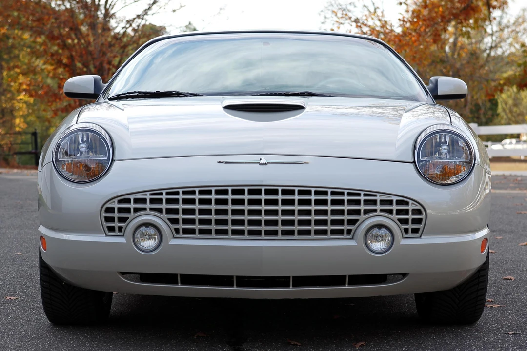 2005 Ford Thunderbird 11th Gen - Image 2 of 31