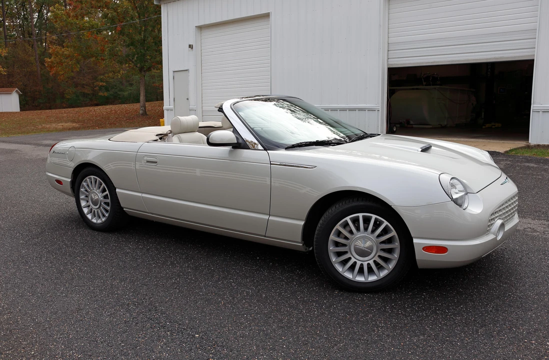 2005 Ford Thunderbird 11th Gen - Image 11 of 31