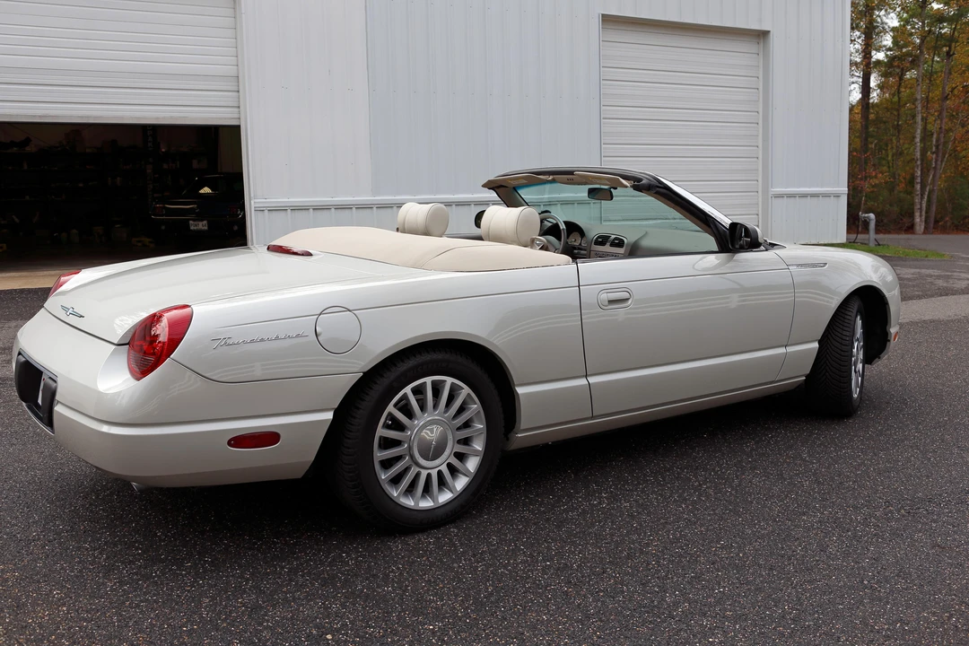 2005 Ford Thunderbird 11th Gen - Image 10 of 31