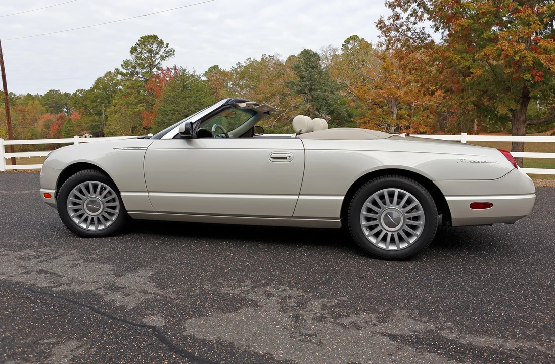 2005 Ford Thunderbird 11th Gen - Image 8 of 31