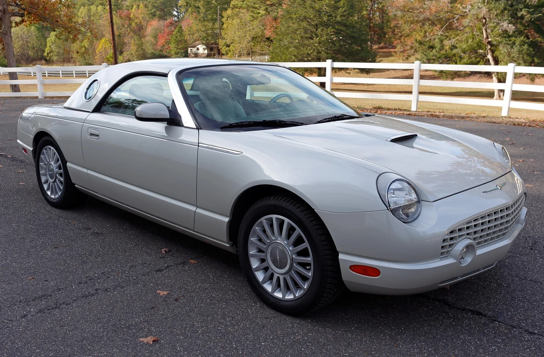 2005 Ford Thunderbird 11th Gen - Image 16 of 31