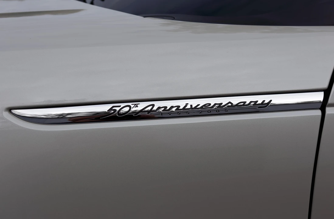 2005 Ford Thunderbird 11th Gen - Image 18 of 31