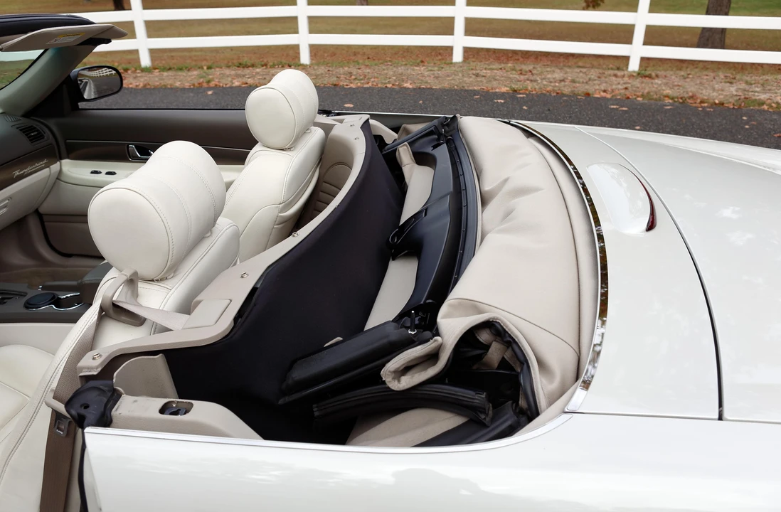 2005 Ford Thunderbird 11th Gen - Image 28 of 31