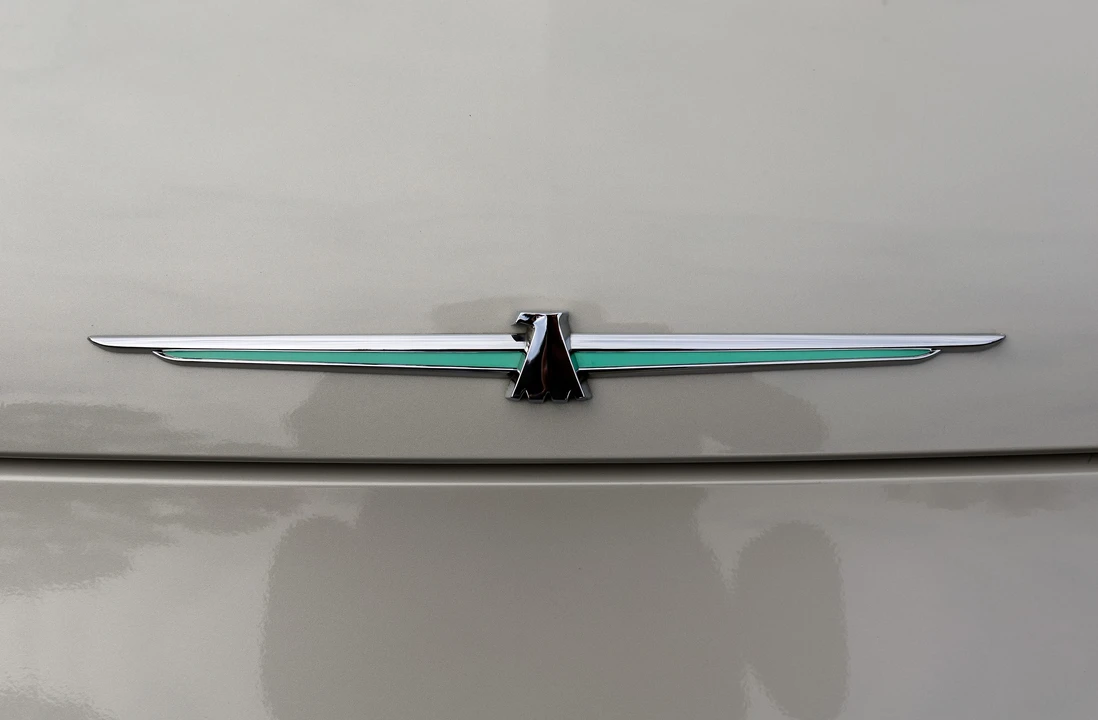2005 Ford Thunderbird 11th Gen - Image 19 of 31