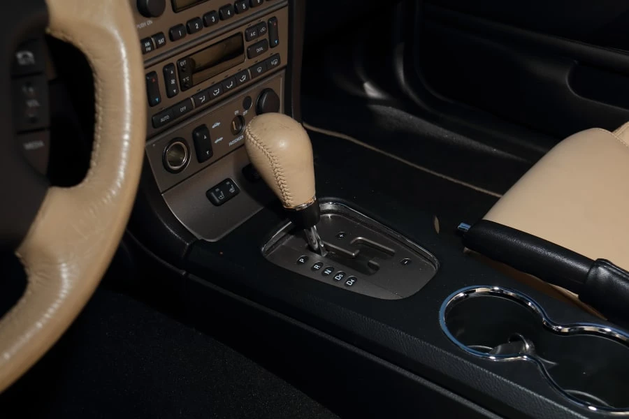 2005 Ford Thunderbird 11th Gen - Image 27 of 31
