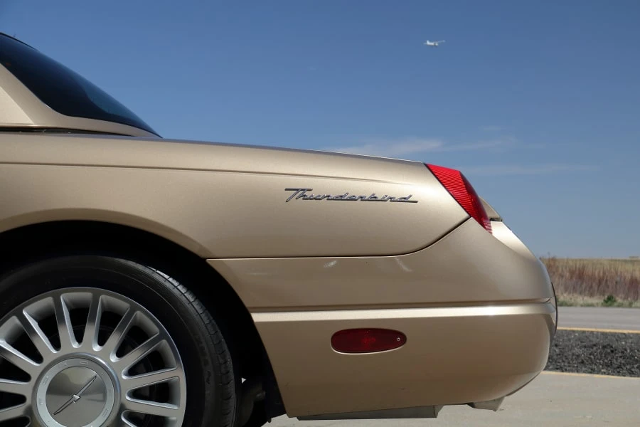 2005 Ford Thunderbird 11th Gen - Image 11 of 31