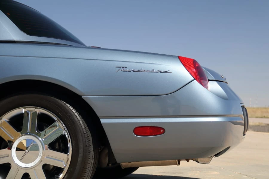 2005 Ford Thunderbird 11th Gen - Image 13 of 31