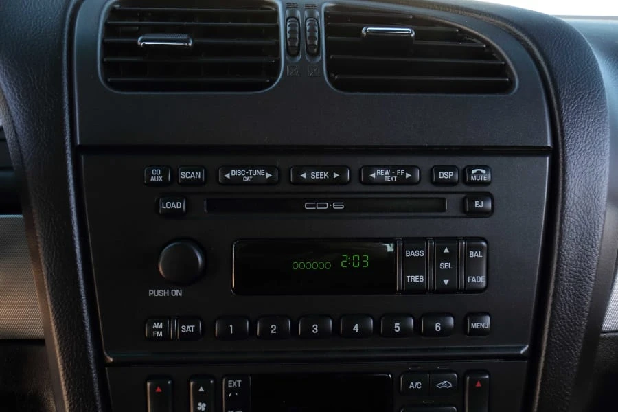2005 Ford Thunderbird 11th Gen - Image 27 of 31