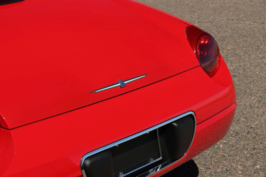 2005 Ford Thunderbird 11th Gen - Image 9 of 31