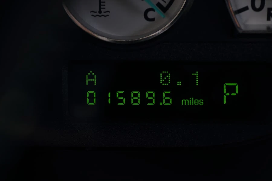 2005 Ford Thunderbird 11th Gen - Image 27 of 31