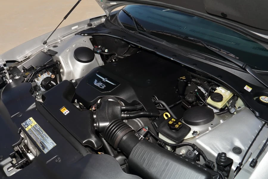 2005 Ford Thunderbird 11th Gen - Image 28 of 31