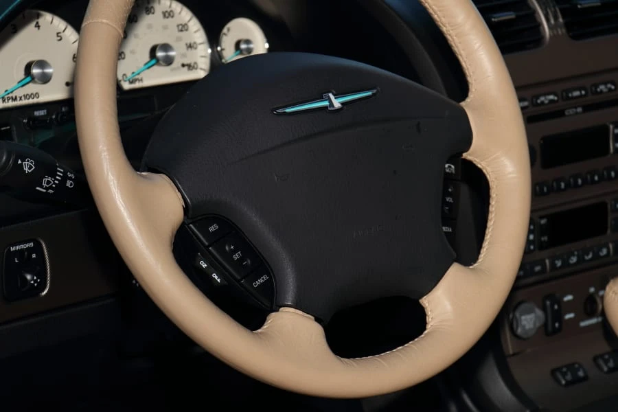 2005 Ford Thunderbird 11th Gen - Image 23 of 31
