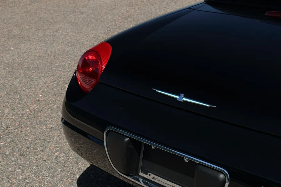 2005 Ford Thunderbird 11th Gen - Image 13 of 31