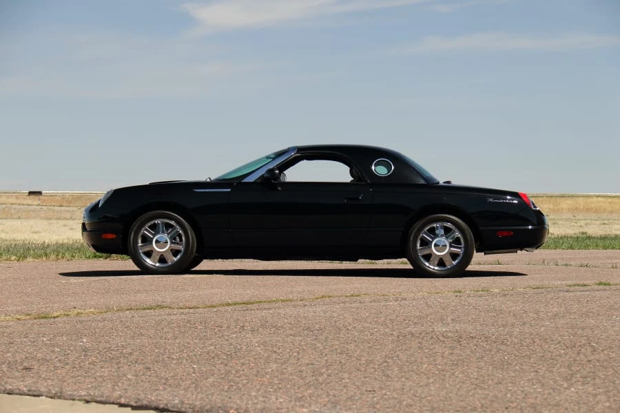 2005 Ford Thunderbird 11th Gen - Image 2 of 31
