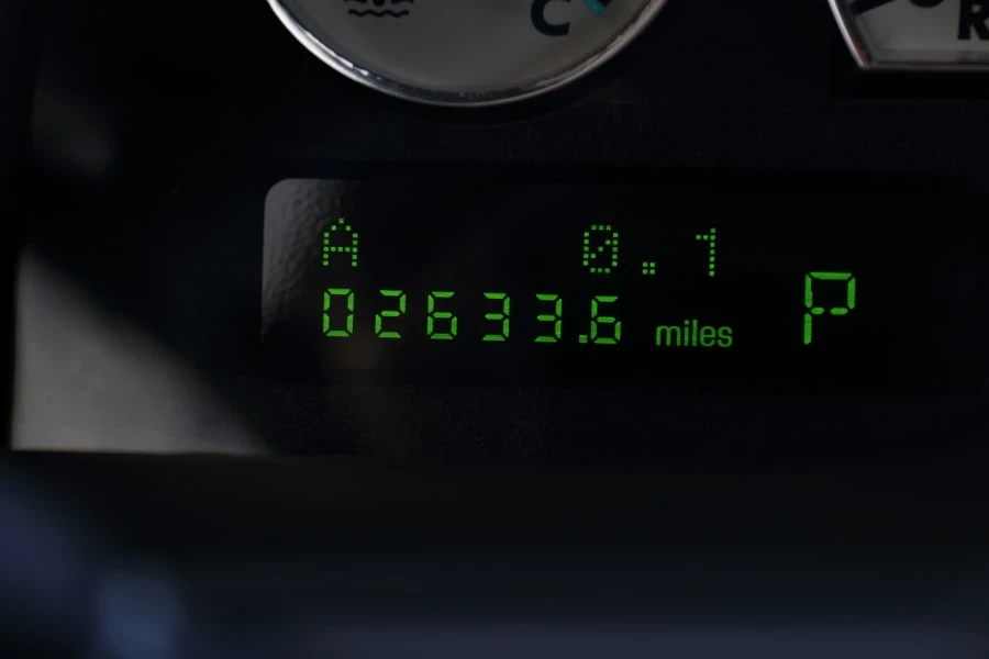 2005 Ford Thunderbird 11th Gen - Image 25 of 31