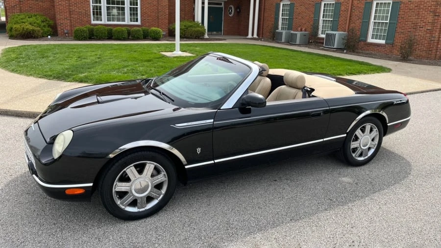 2005 Ford Thunderbird 11th Gen - Image 2 of 11