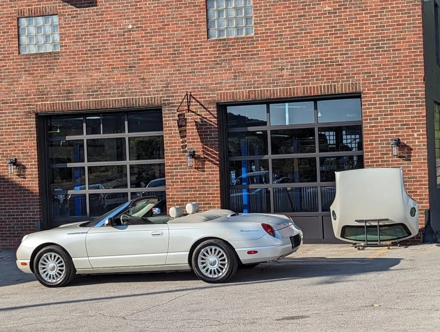 2005 Ford Thunderbird 11th Gen - Image 25 of 31