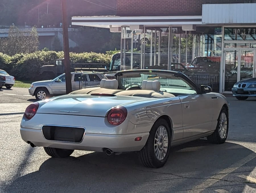 2005 Ford Thunderbird 11th Gen - Image 19 of 31