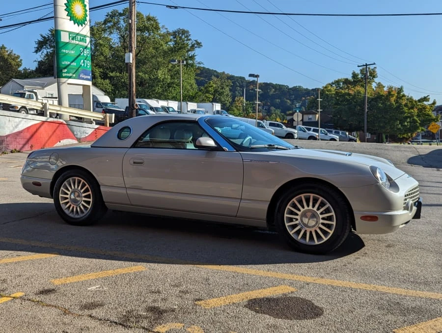 2005 Ford Thunderbird 11th Gen - Image 12 of 31