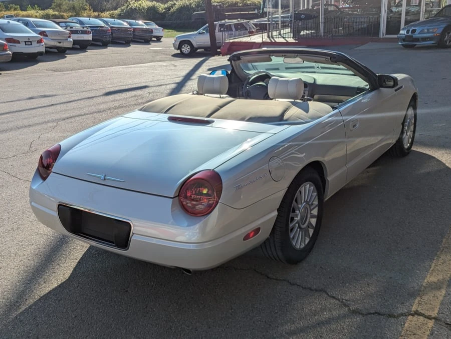 2005 Ford Thunderbird 11th Gen - Image 27 of 31
