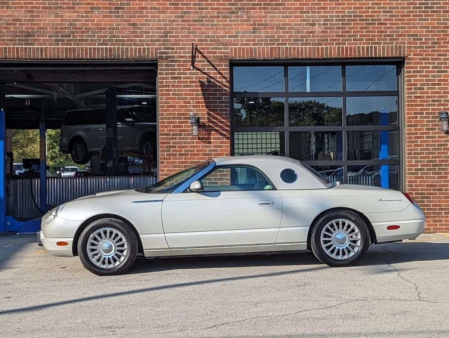 2005 Ford Thunderbird 11th Gen - Image 2 of 31