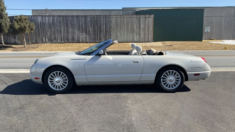 2005 Ford Thunderbird 11th Gen - Image 2 of 22