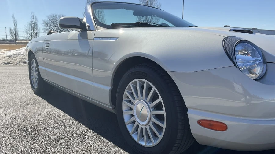 2005 Ford Thunderbird 11th Gen - Image 12 of 22