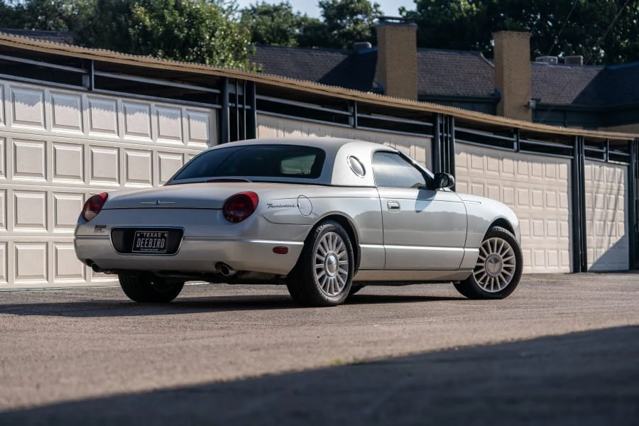 2005 Ford Thunderbird 11th Gen - Image 11 of 31