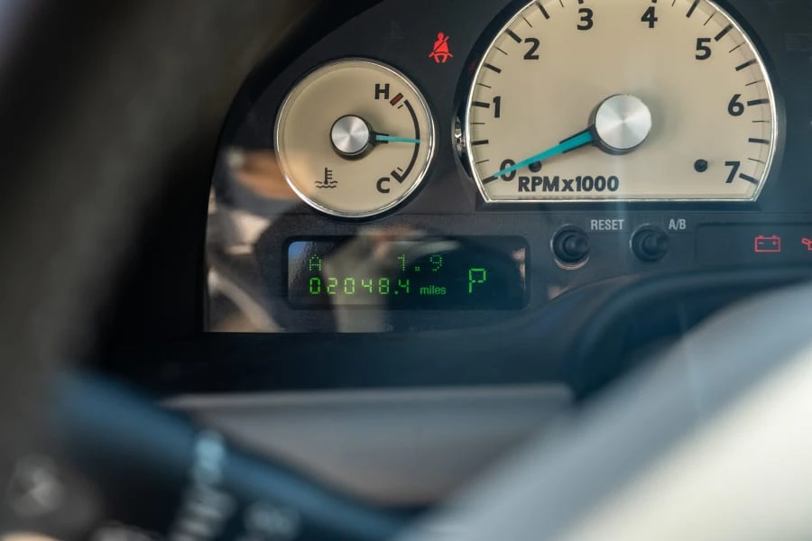 2005 Ford Thunderbird 11th Gen - Image 27 of 31