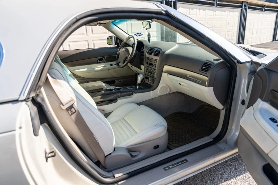 2005 Ford Thunderbird 11th Gen - Image 21 of 31