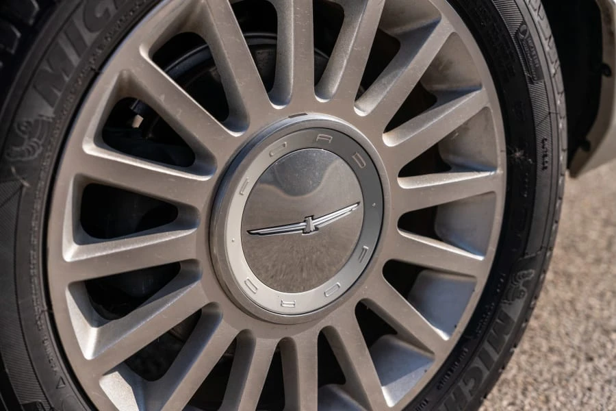 2005 Ford Thunderbird 11th Gen - Image 13 of 31