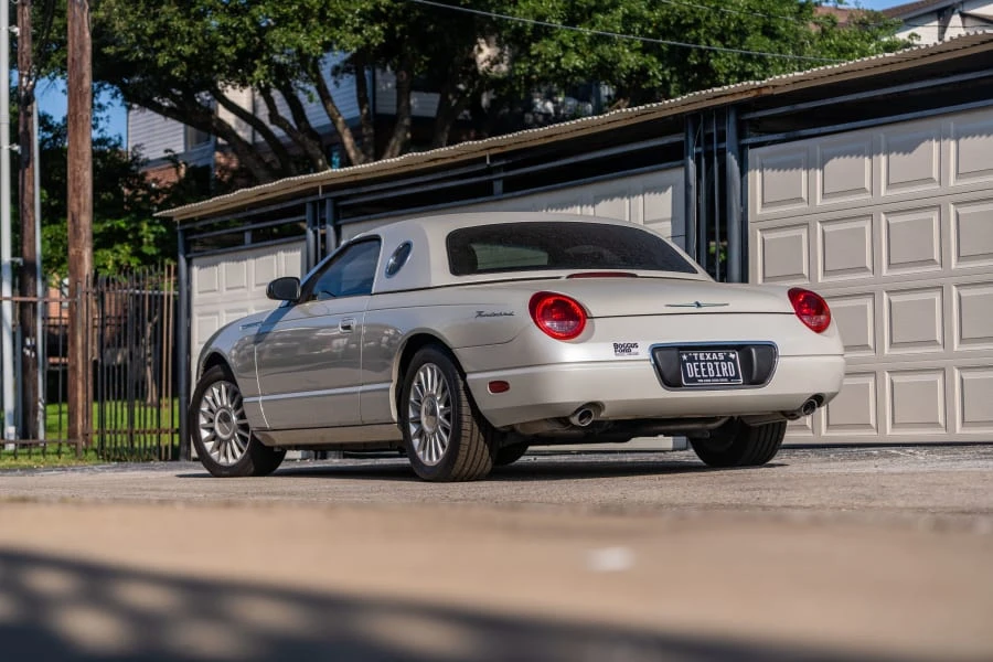 2005 Ford Thunderbird 11th Gen - Image 3 of 31
