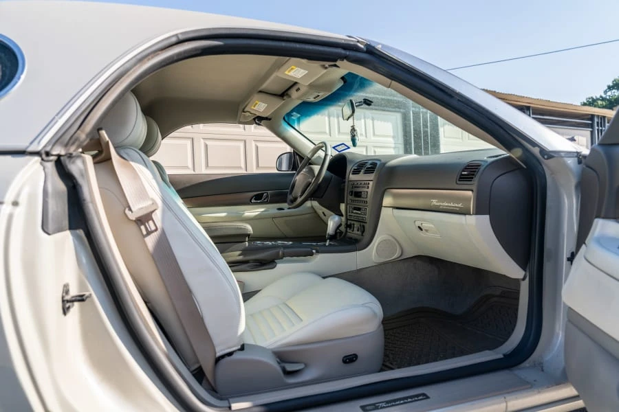 2005 Ford Thunderbird 11th Gen - Image 16 of 31