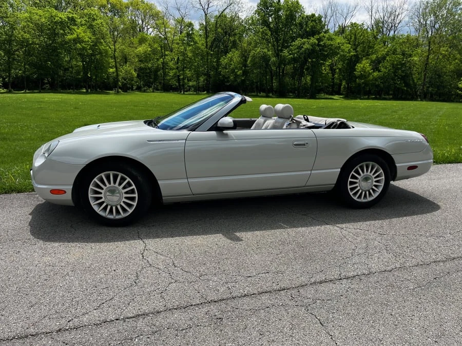 2005 Ford Thunderbird 11th Gen - Image 2 of 29