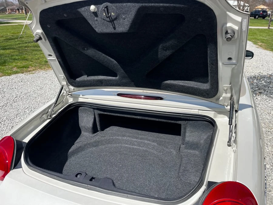 2005 Ford Thunderbird 11th Gen - Image 27 of 29