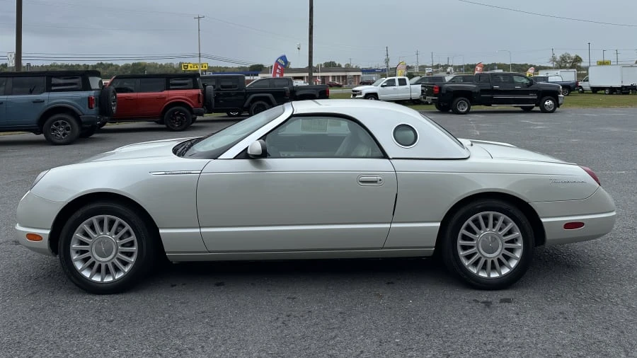 2005 Ford Thunderbird 11th Gen - Image 2 of 24
