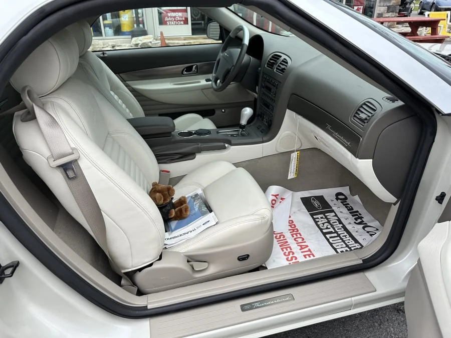 2005 Ford Thunderbird 11th Gen - Image 14 of 24