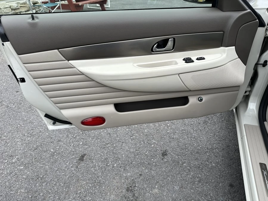 2005 Ford Thunderbird 11th Gen - Image 15 of 24