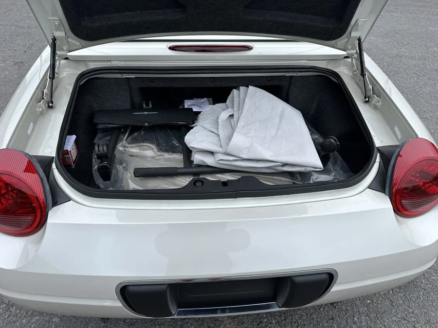 2005 Ford Thunderbird 11th Gen - Image 23 of 24