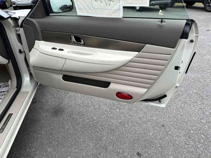 2005 Ford Thunderbird 11th Gen - Image 16 of 24