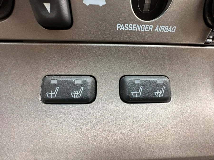 2005 Ford Thunderbird 11th Gen - Image 13 of 24