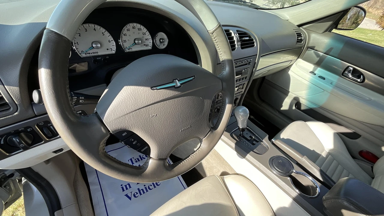 2005 Ford Thunderbird 11th Gen - Image 8 of 27