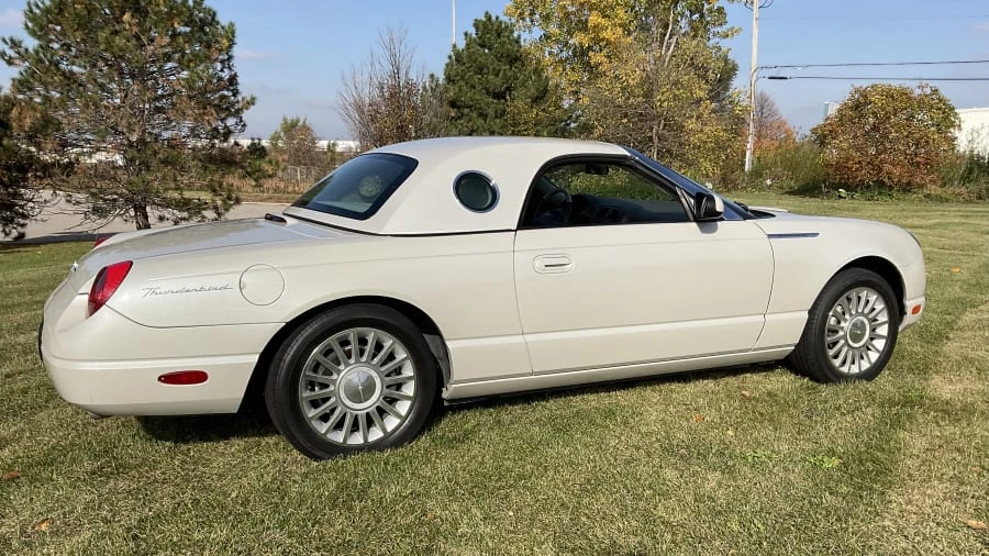 2005 Ford Thunderbird 11th Gen - Image 3 of 24